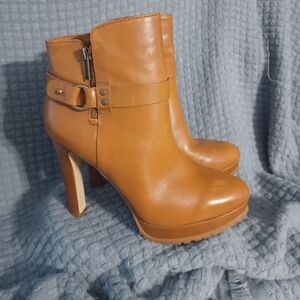 Gianni Bini Elegant Tan Ankle Boots
